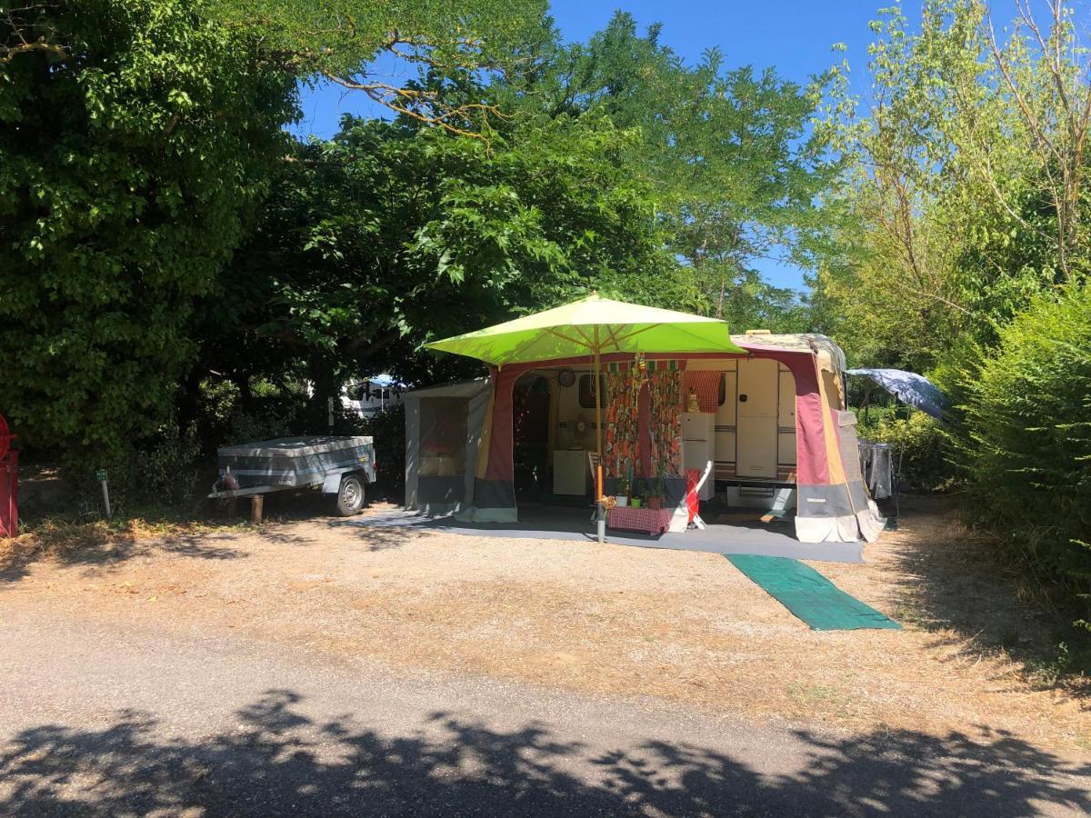 Camping Paradis Family Les Rives De L'Herault Жиньяк Экстерьер фото