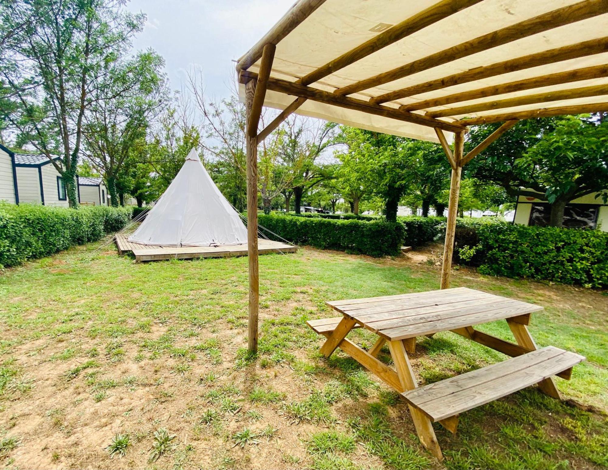 Camping Paradis Family Les Rives De L'Herault Жиньяк Экстерьер фото