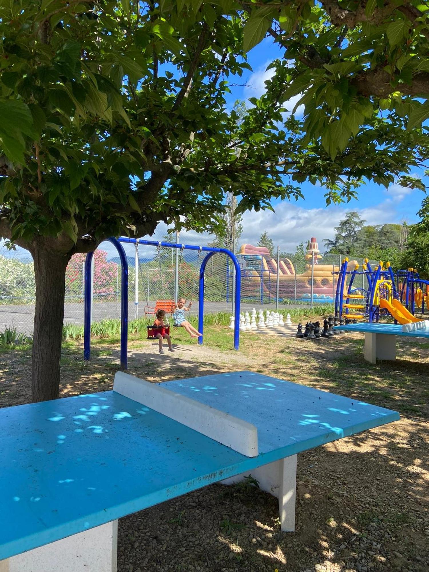 Camping Paradis Family Les Rives De L'Herault Жиньяк Экстерьер фото