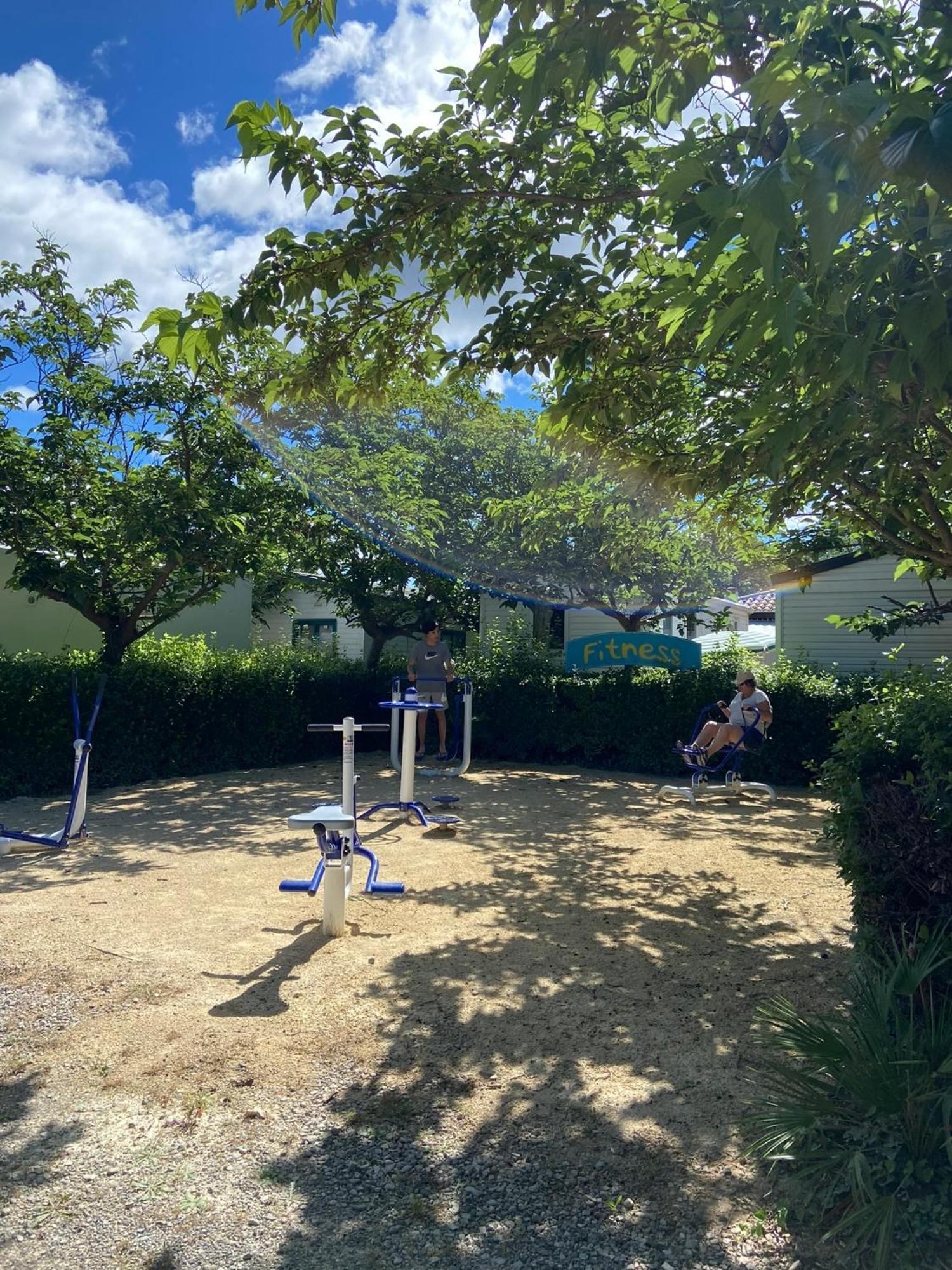 Camping Paradis Family Les Rives De L'Herault Жиньяк Экстерьер фото
